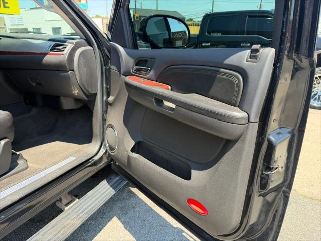 2009 Cadillac Escalade Standard