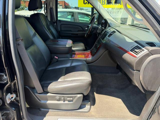2009 Cadillac Escalade Standard