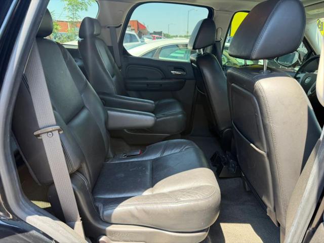2009 Cadillac Escalade Standard