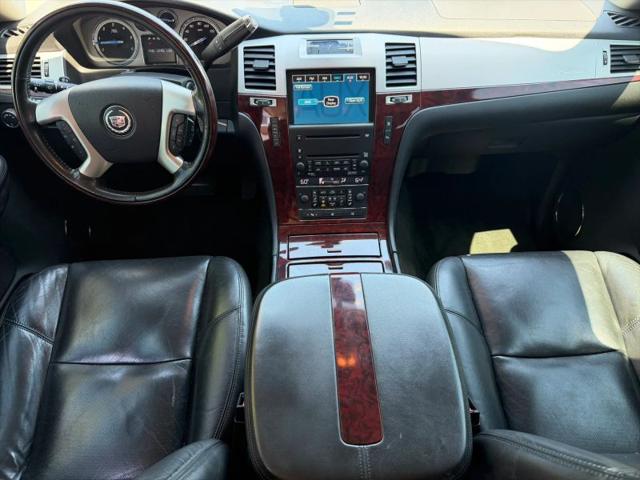 2009 Cadillac Escalade Standard