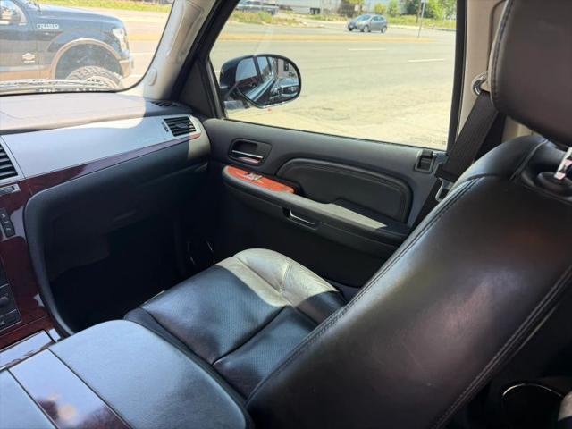 2009 Cadillac Escalade Standard