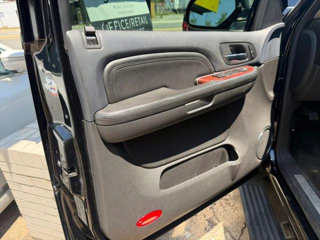 2009 Cadillac Escalade Standard