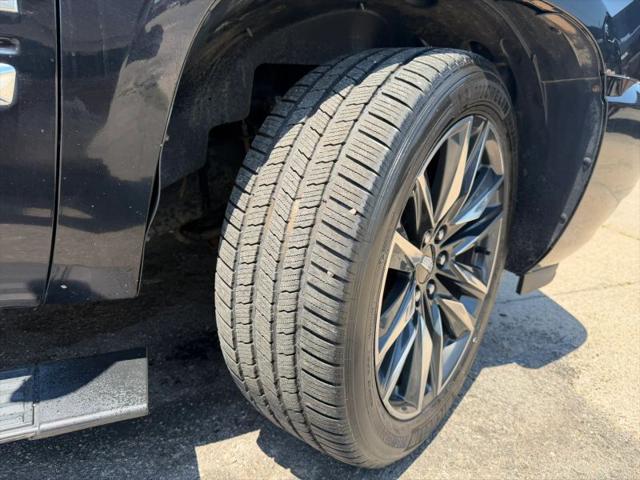 2009 Cadillac Escalade Standard