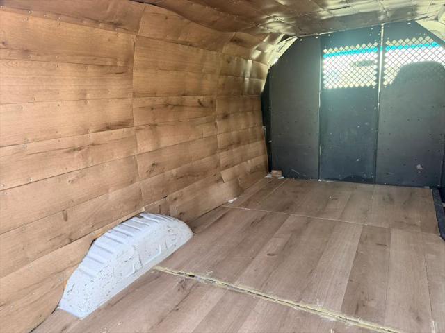 2006 Ford E-250 Base