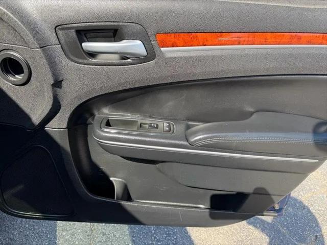 2014 Chrysler 300 300