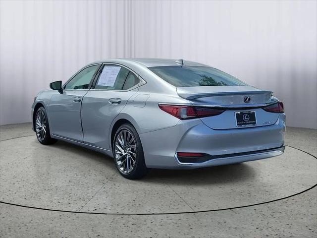 2024 Lexus ES 300h Ultra Luxury