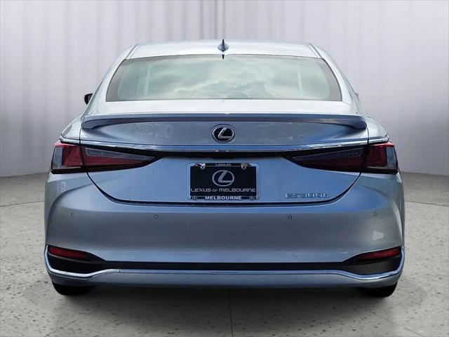 2024 Lexus ES 300h Ultra Luxury