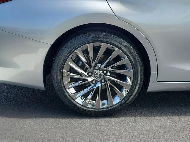 2024 Lexus ES 300h Ultra Luxury