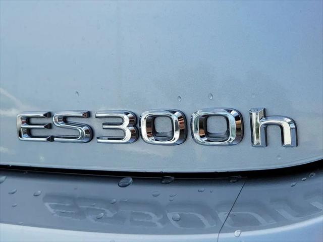2024 Lexus ES 300h Ultra Luxury