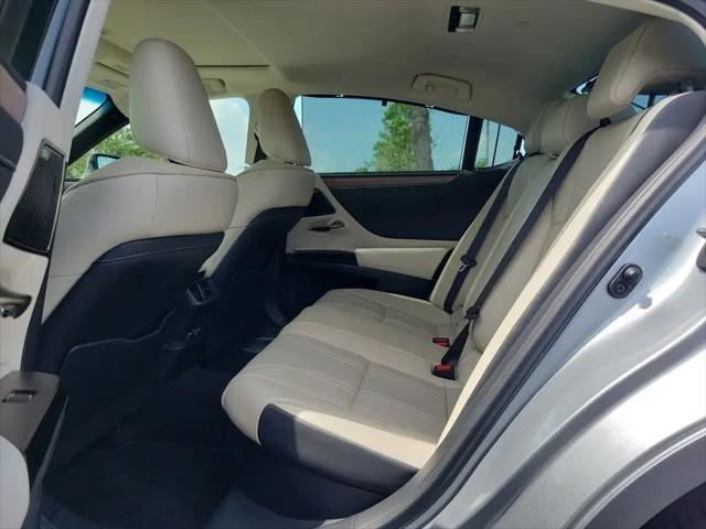2024 Lexus ES 300h Ultra Luxury