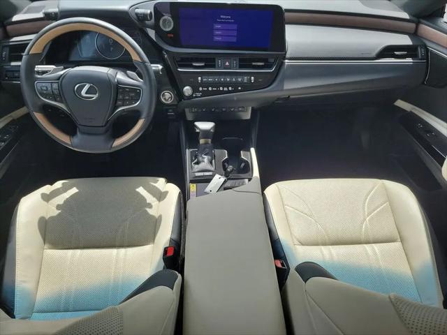 2024 Lexus ES 300h Ultra Luxury