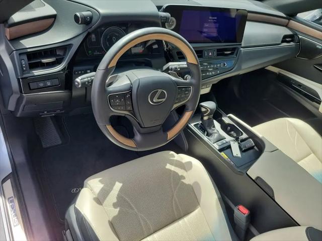 2024 Lexus ES 300h Ultra Luxury