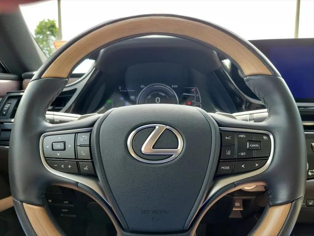 2024 Lexus ES 300h Ultra Luxury