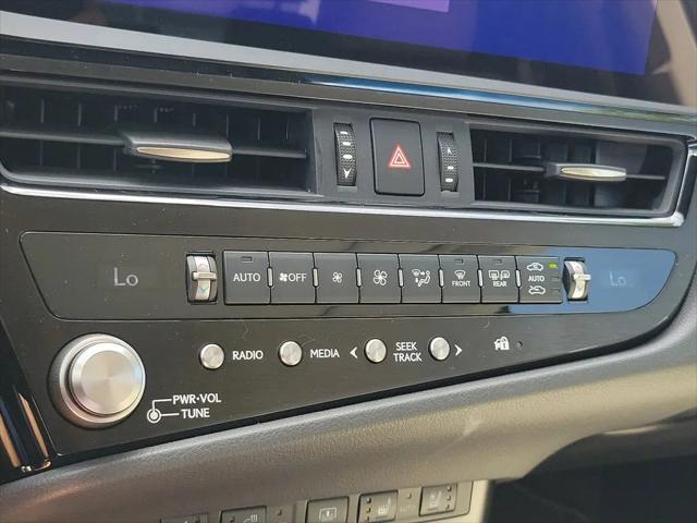 2024 Lexus ES 300h Ultra Luxury