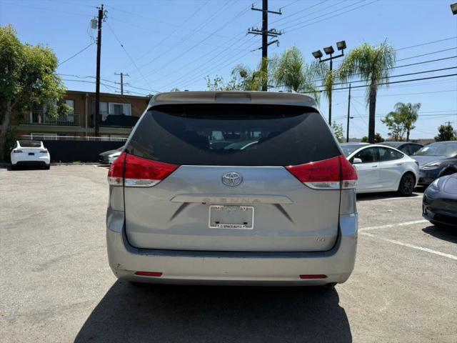 2011 Toyota Sienna LE V6