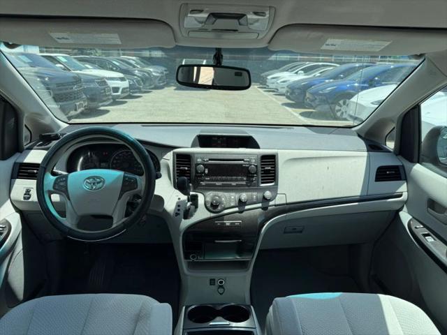 2011 Toyota Sienna LE V6