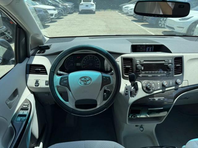 2011 Toyota Sienna LE V6