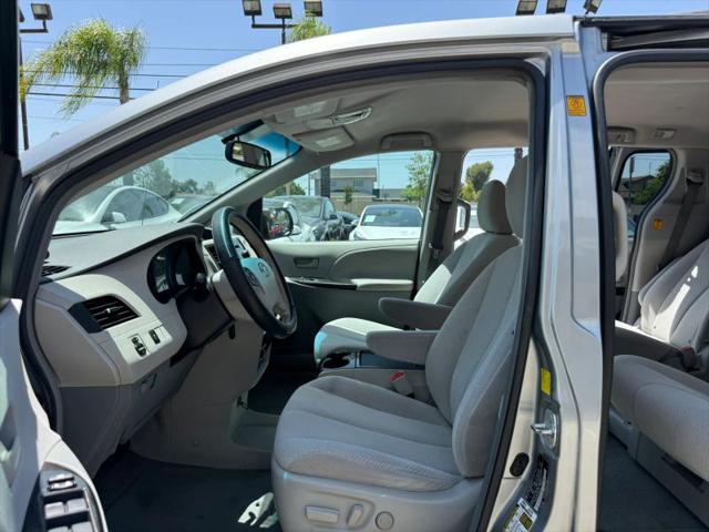 2011 Toyota Sienna LE V6