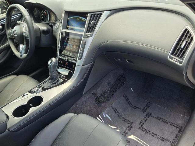 2022 INFINITI Q60 LUXE