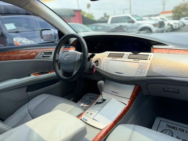 2005 Toyota Avalon XL