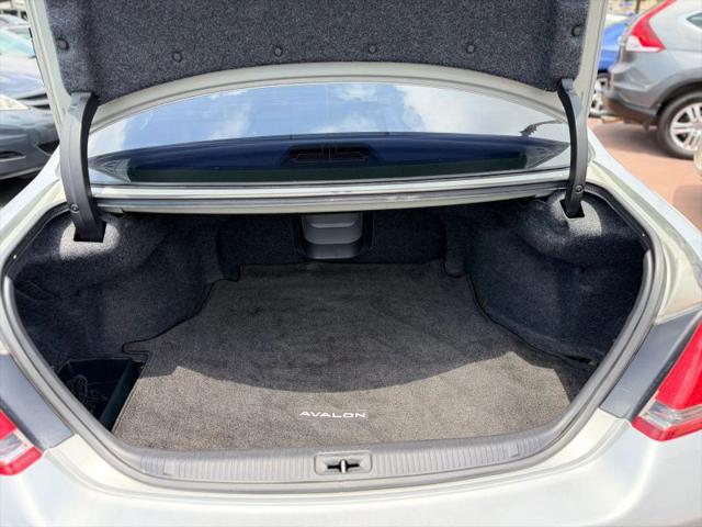 2005 Toyota Avalon XL