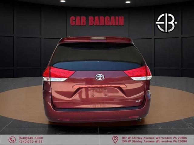 2013 Toyota Sienna XLE V6 8 Passenger