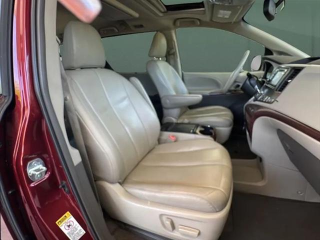 2013 Toyota Sienna XLE V6 8 Passenger