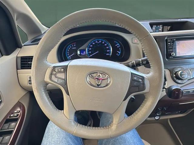 2013 Toyota Sienna XLE V6 8 Passenger