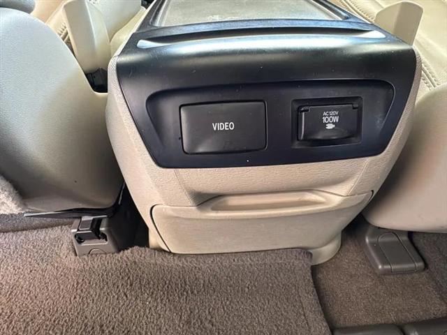 2013 Toyota Sienna XLE V6 8 Passenger