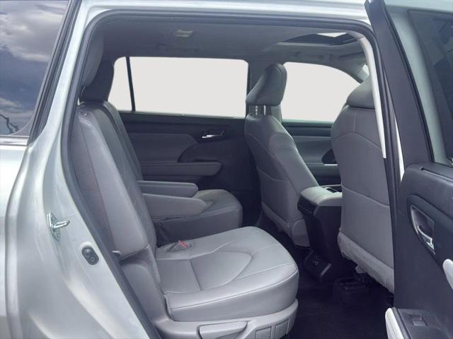2024 Toyota Highlander Hybrid XLE