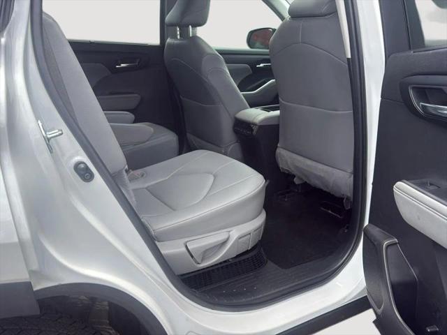 2024 Toyota Highlander Hybrid XLE
