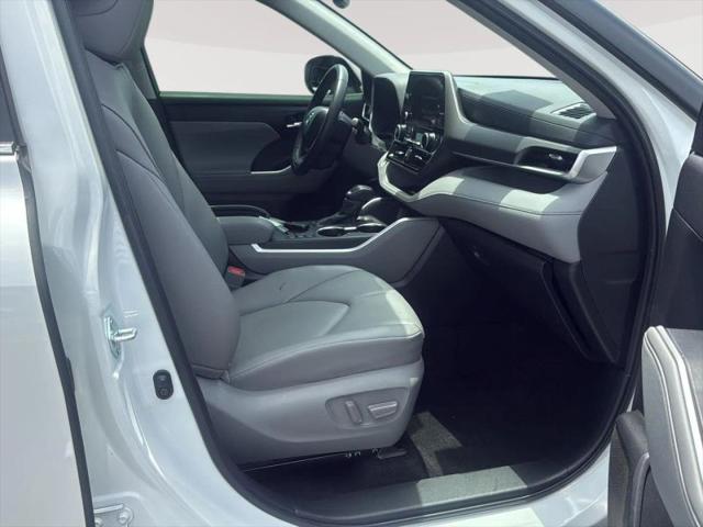 2024 Toyota Highlander Hybrid XLE