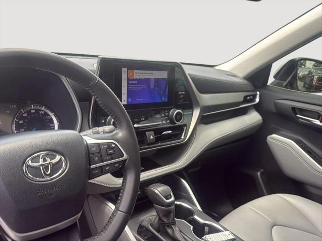 2024 Toyota Highlander Hybrid XLE