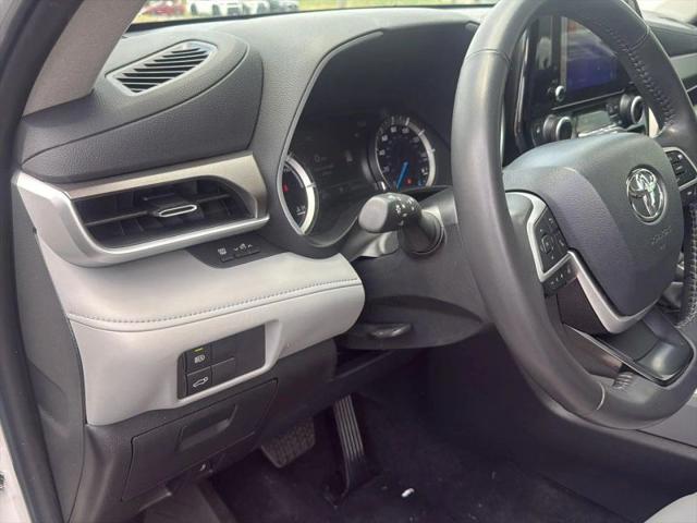 2024 Toyota Highlander Hybrid XLE