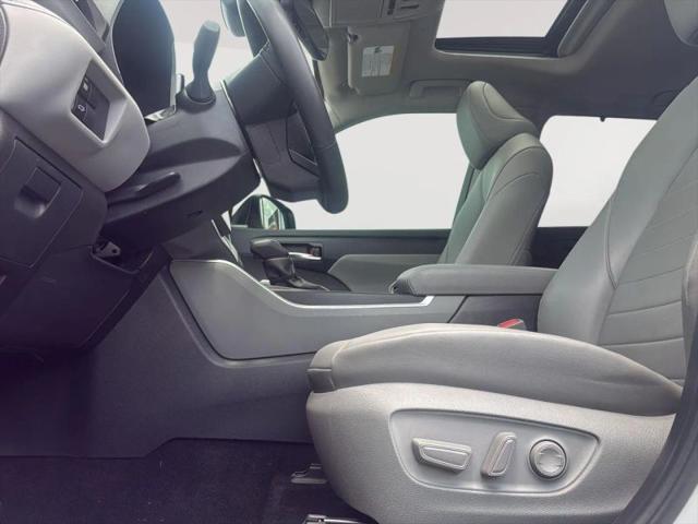 2024 Toyota Highlander Hybrid XLE