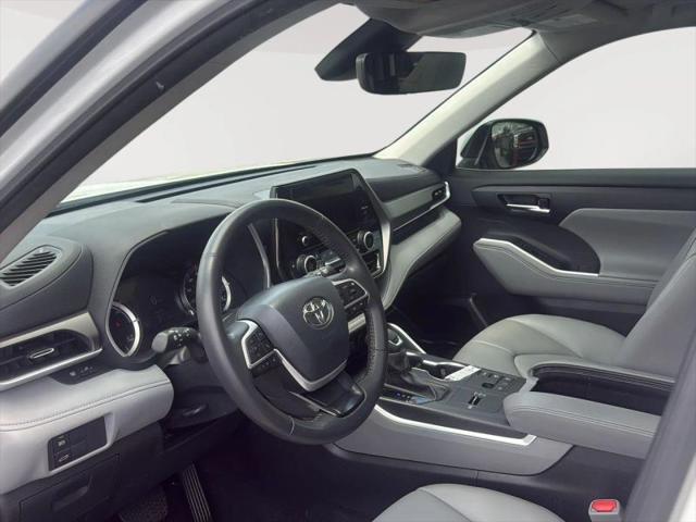 2024 Toyota Highlander Hybrid XLE