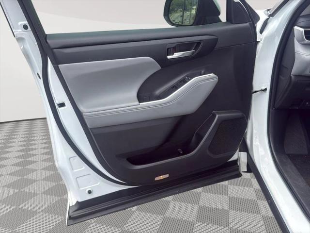 2024 Toyota Highlander Hybrid XLE