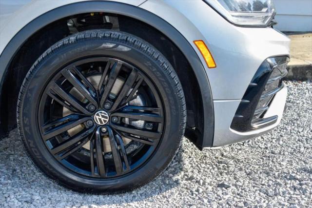 2022 Volkswagen Tiguan 2.0T SE R-Line Black