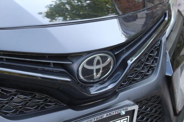 2020 Toyota Camry SE Nightshade Edition