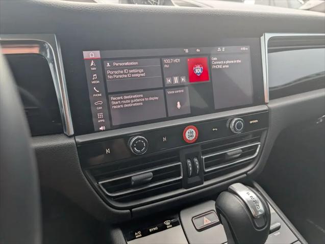 2022 Porsche Macan Macan