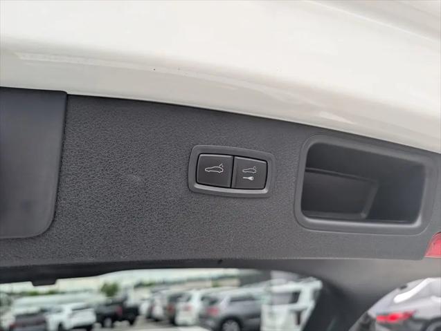 2022 Porsche Macan Macan