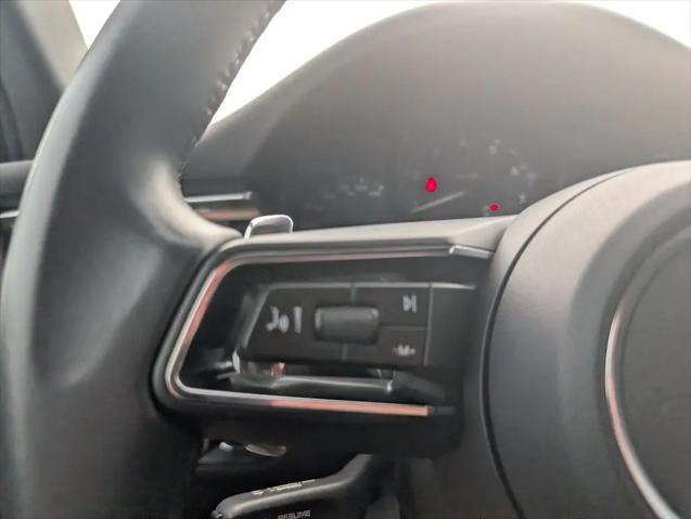 2022 Porsche Macan Macan