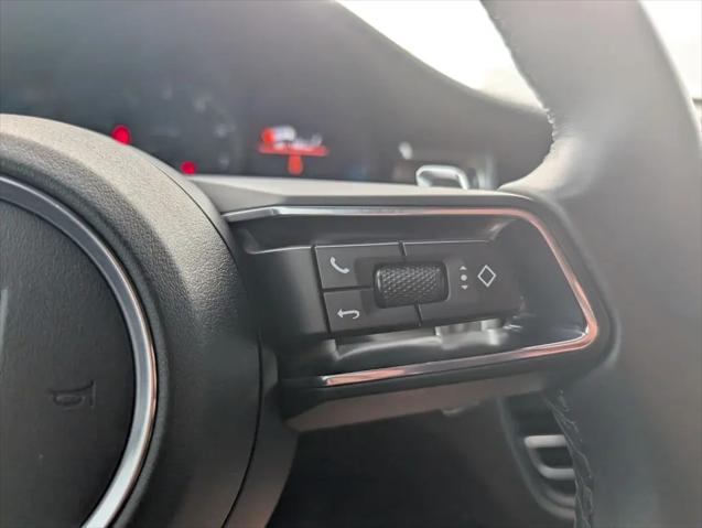 2022 Porsche Macan Macan
