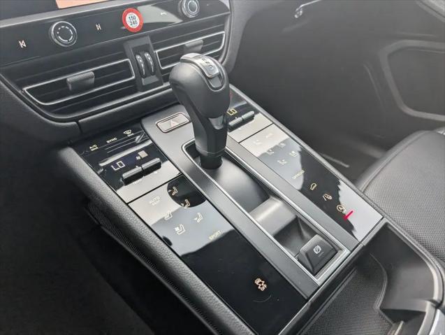 2022 Porsche Macan Macan