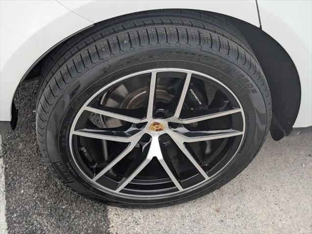 2022 Porsche Macan Macan