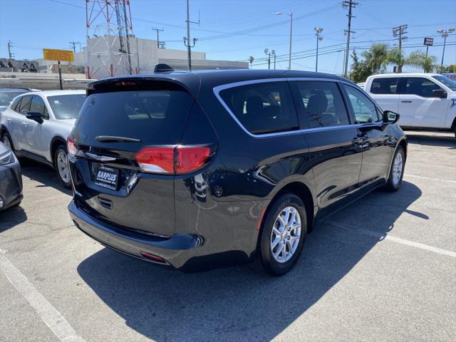 2023 Chrysler Voyager LX