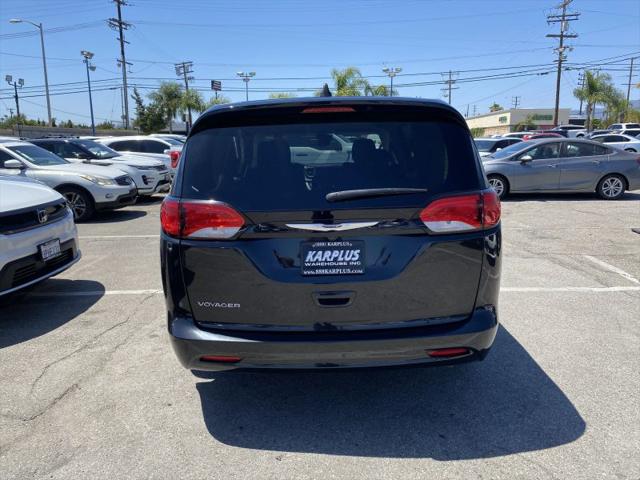 2023 Chrysler Voyager LX