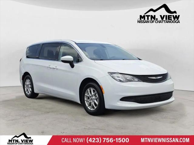 2022 Chrysler Voyager LX