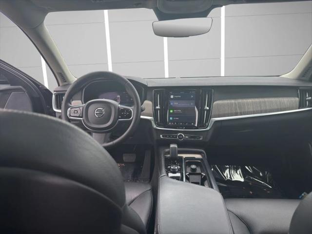 2023 Volvo S90 B6 Plus