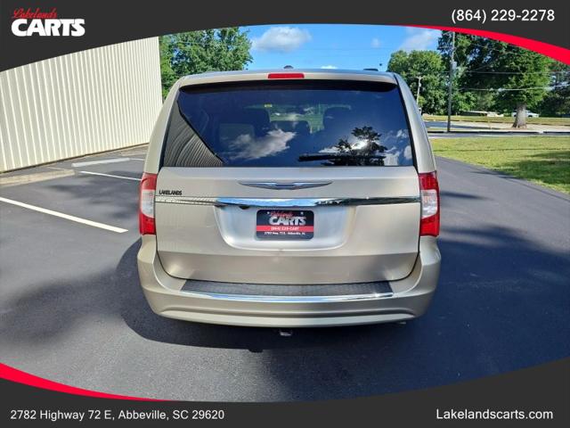 2013 Chrysler Town & Country Touring